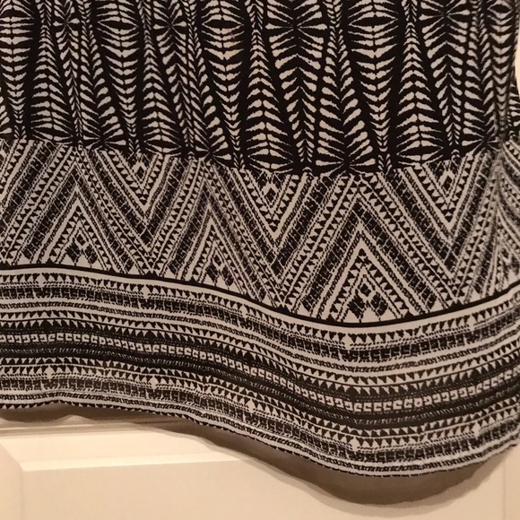 —SOLD——-. 👗 - Picture 5 of 8